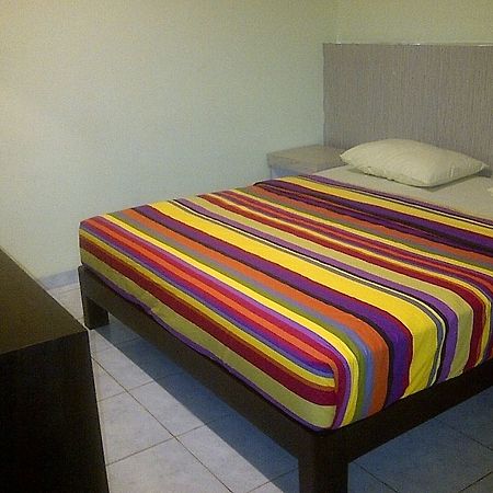 Holiday Beach Inn Pangandaran Exterior photo