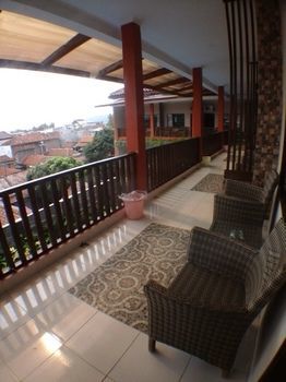 Holiday Beach Inn Pangandaran Exterior photo