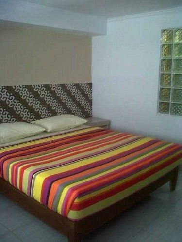 Holiday Beach Inn Pangandaran Exterior photo
