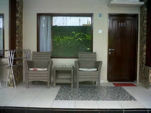 Holiday Beach Inn Pangandaran Exterior photo