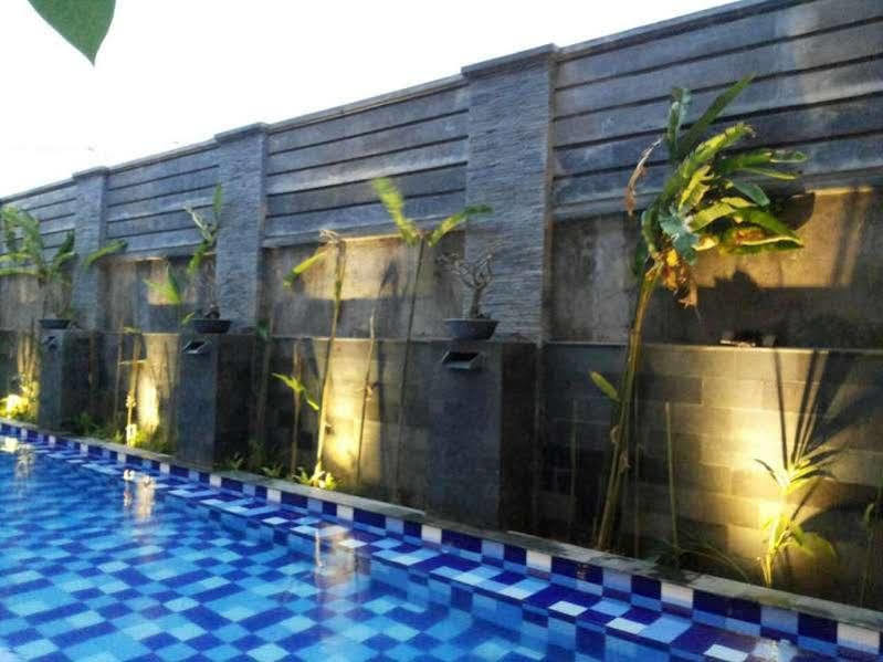 Holiday Beach Inn Pangandaran Exterior photo